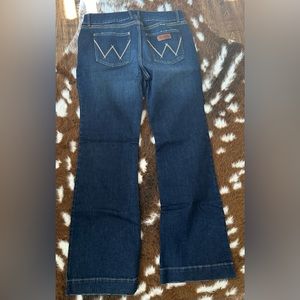 Women’s Wrangler 15x34 never worn